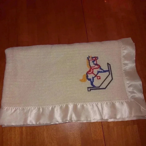 VTG USA 45X54 Faribo Ivory Waffel Weave Wool Acrylic Baby Blanket Satin Trim - Picture 2 of 12